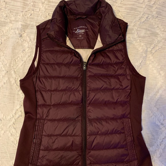 3 vests. You can buy them all as a bulk or individually. - Picture 4 of 7